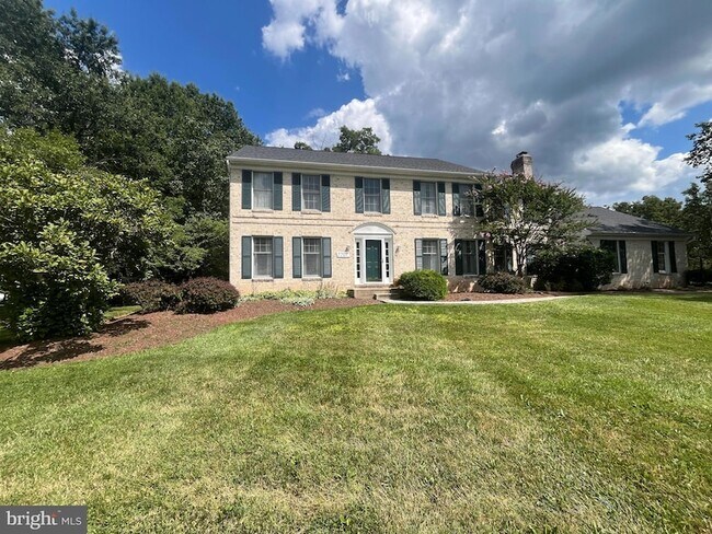 Building Photo - 7707 Lake Glen Dr