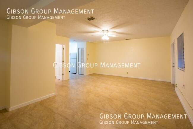 Building Photo - 631 NE 17th Way