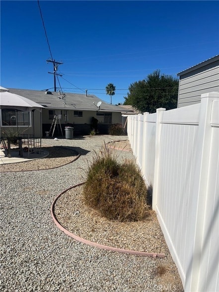 Building Photo - 26960 McCall Ct