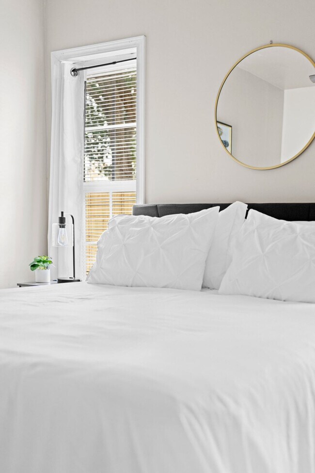 Building Photo - 4717 Edith St