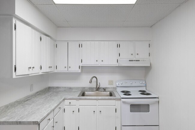 Building Photo - 2 N Huron St