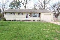 Building Photo - 3 Bedroom 1 Bath Home In Overland Park
