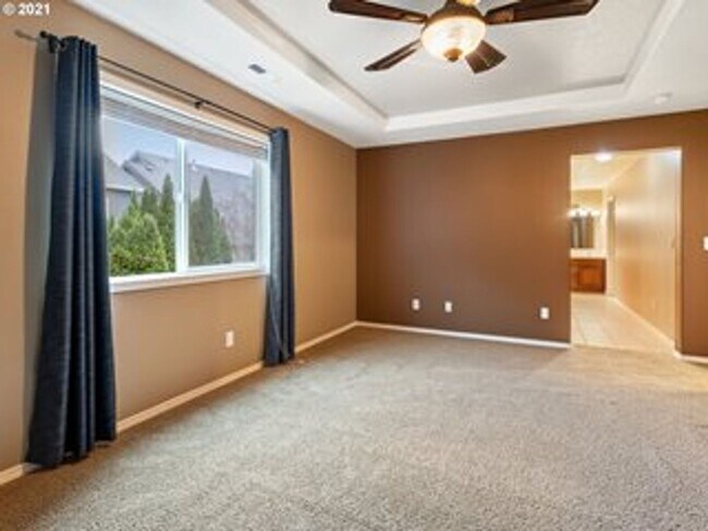 Building Photo - Happy Valley 4 Bedroom Home