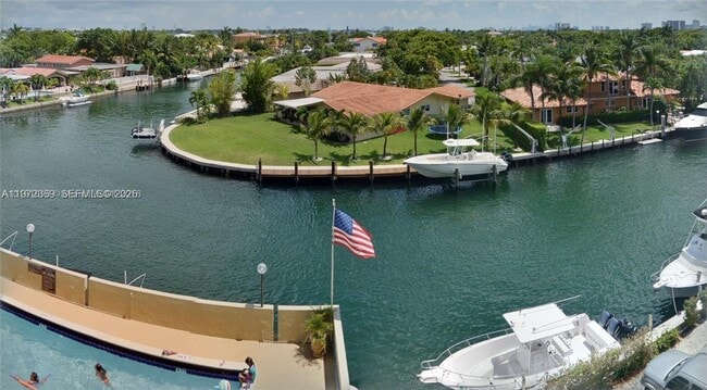 Building Photo - 2500 NE 135th St