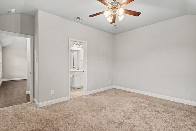 Building Photo - 1425 Waverley Dr