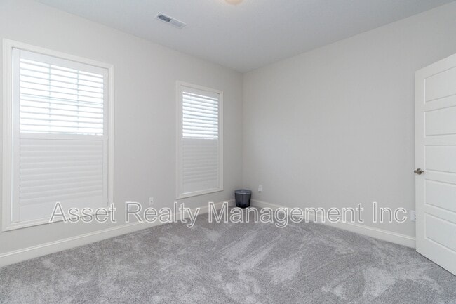 Building Photo - 1730 Silver Chapel Dr