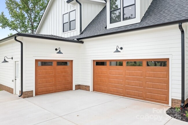 Building Photo - 106 Arbor Dr