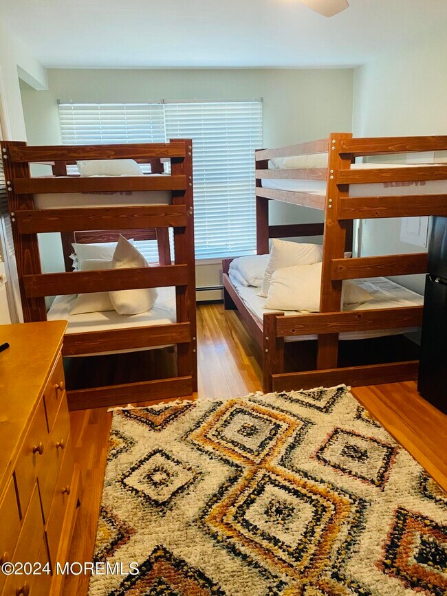 Building Photo - 308 Cove Dr