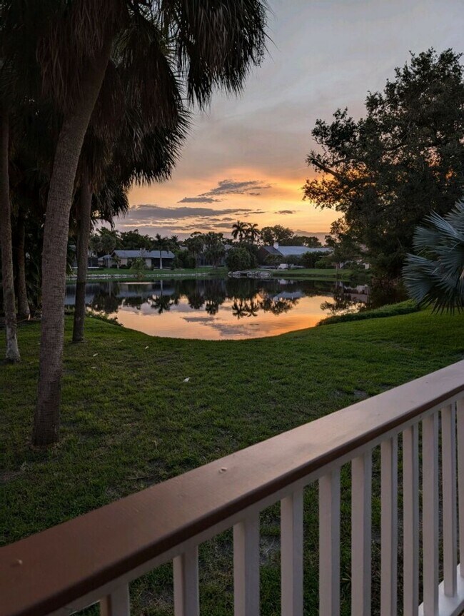 Building Photo - McGregor Woods  Community with Natural Surrounding Charm. Close to Sanibel.