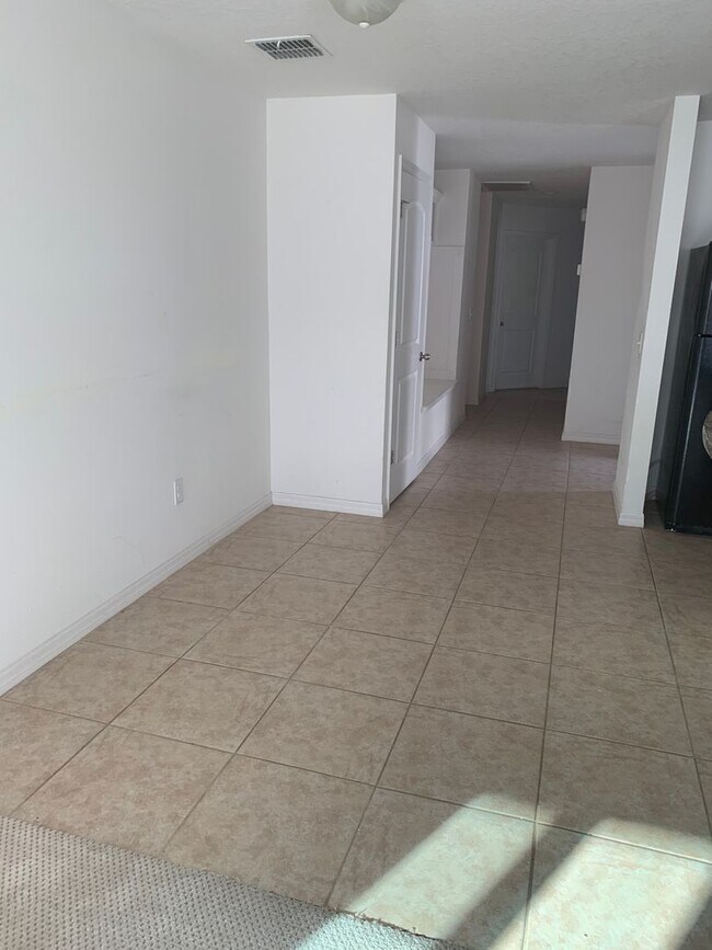 Building Photo - 5725 Lacar Way