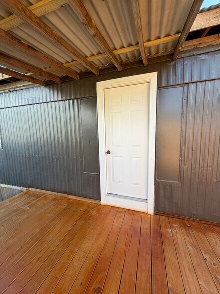 Building Photo - 403 Avenue E