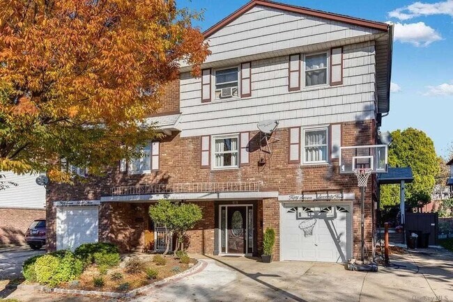 Primary Photo - 57-75-75 Cloverdale Blvd