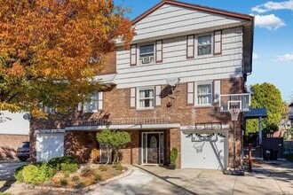 Building Photo - 57-75-75 Cloverdale Blvd