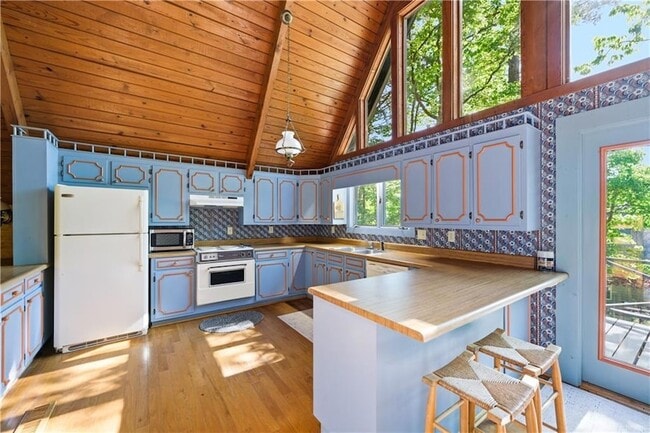 Building Photo - 114 Cherokee Dr S