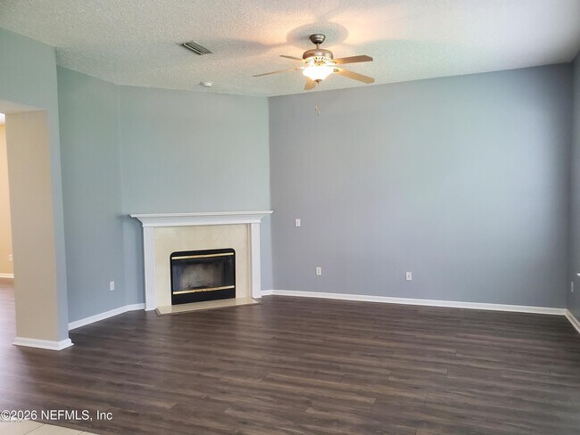 Building Photo - 1042 Briarcreek Rd