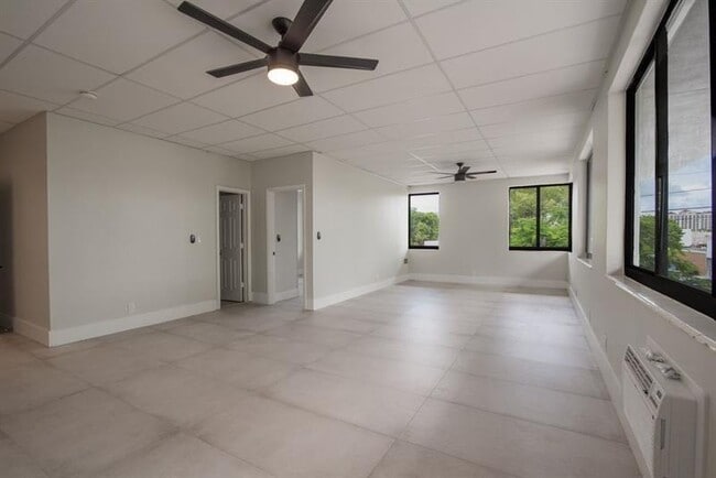 Building Photo - 1541 Cordova Rd