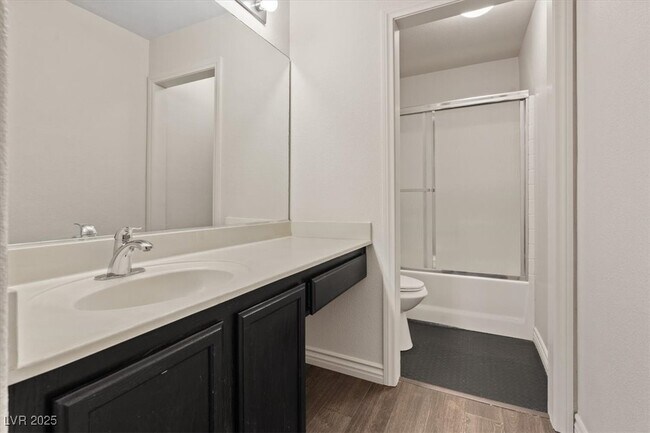 Building Photo - 227 Palmarosa St