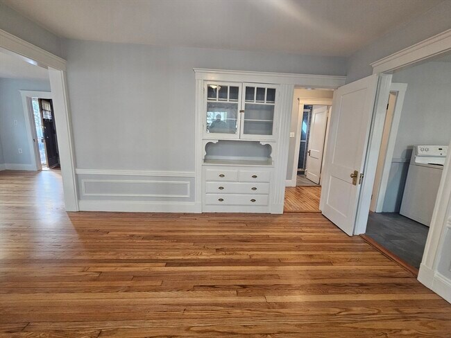 Building Photo - 360 Beech St
