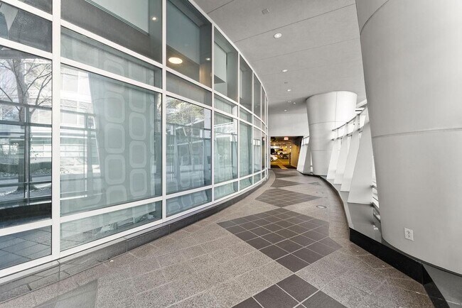 Building Photo - 3338 Peachtree Rd NE