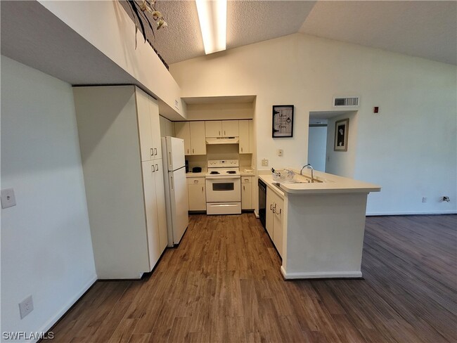 Building Photo - 13545 Eagle Ridge Dr