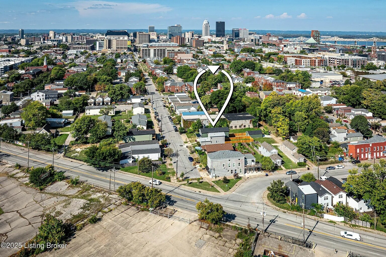 Building Photo - 935 E Madison St