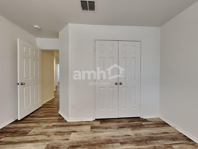 Building Photo - 1804 Trego Dr