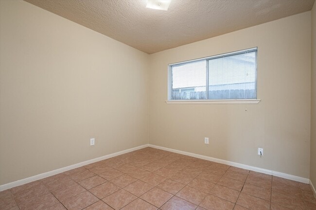 Building Photo - 9306 Sanford Rd