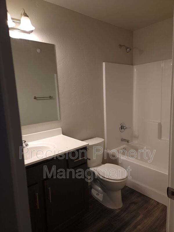 Building Photo - 202 Mcgriff Way