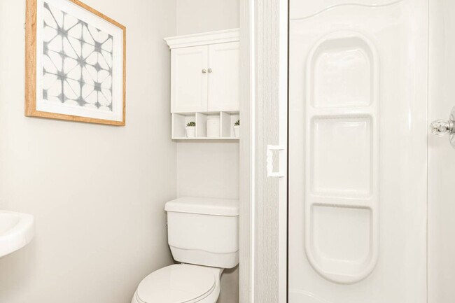 Building Photo - 1354 Broadway-SI ID1056136P