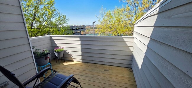 Building Photo - 804 Spinnaker Ct