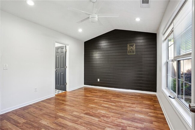 Building Photo - 2061 Tiger Flowers Dr NW