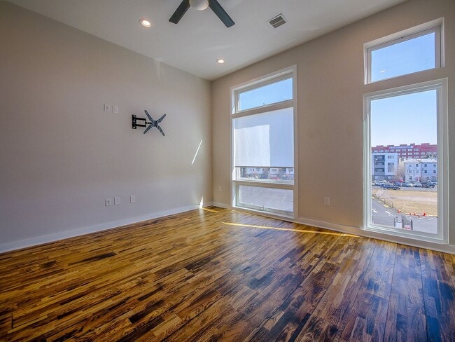 Building Photo - Three Bedroom Modern Olde Kensington Condo with Roofdeck
