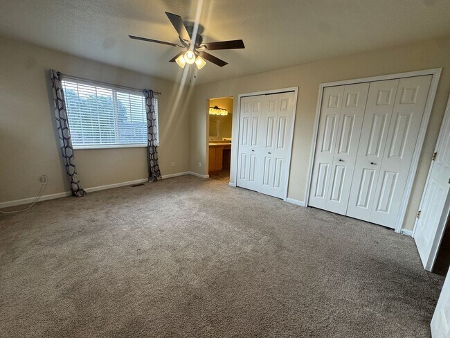 Building Photo - 7126 Oxmoor Ln