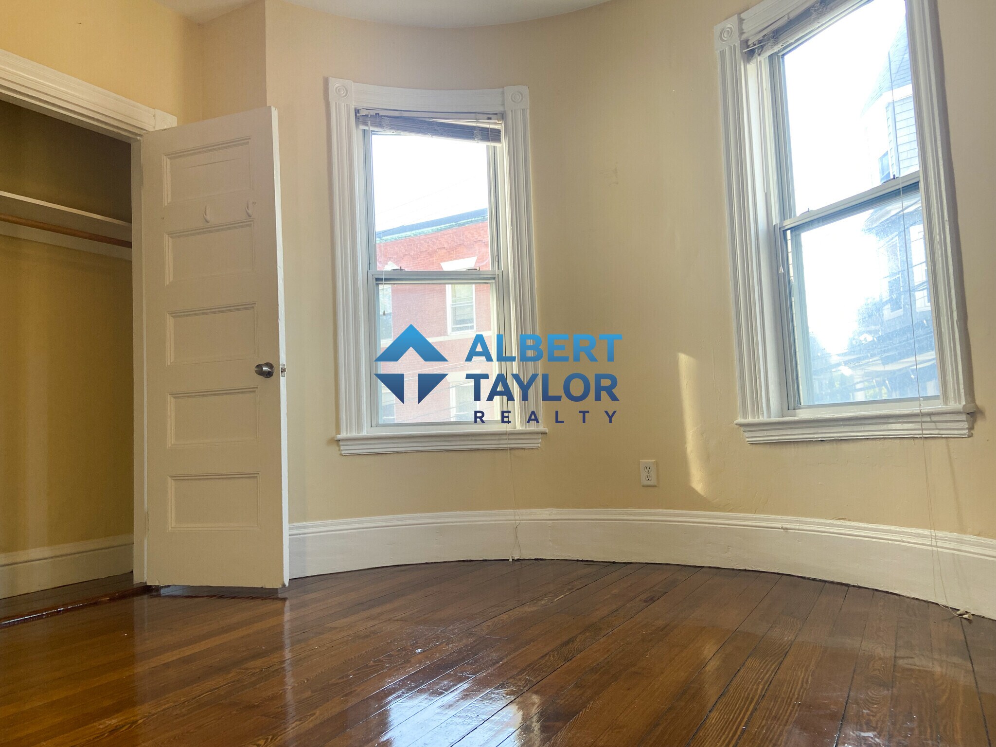 Building Photo - 19 Parker Hill Ave