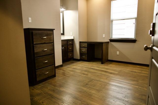 Building Photo - 705 S Jenkins Ave