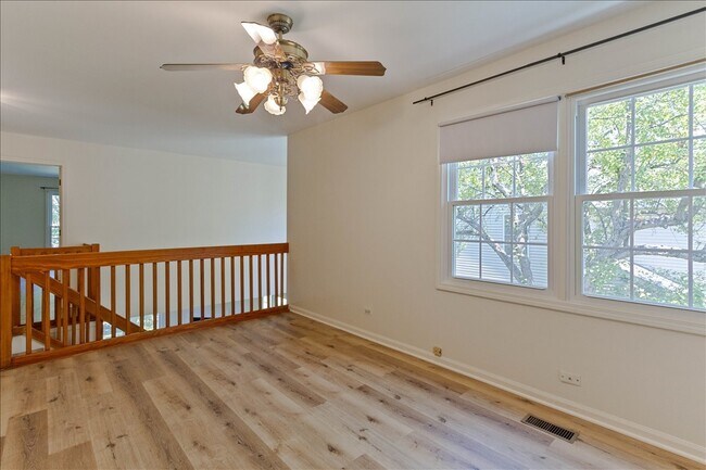 Building Photo - 309 E Theodore Ln