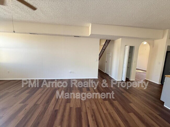 Building Photo - 12653 Longcrest Dr