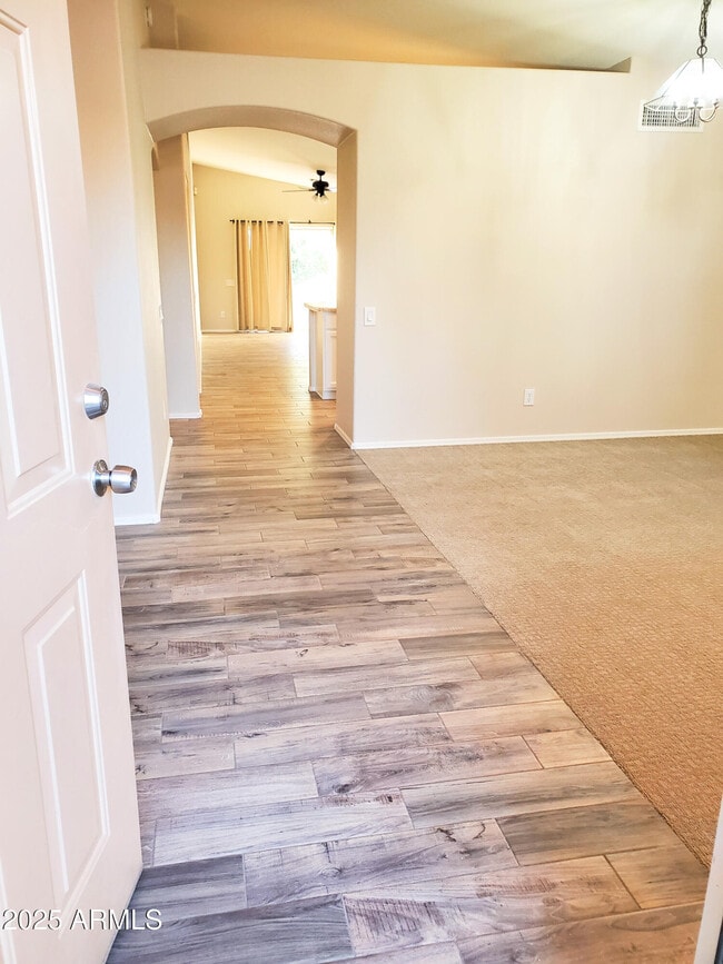 Building Photo - 2214 E Monona Dr