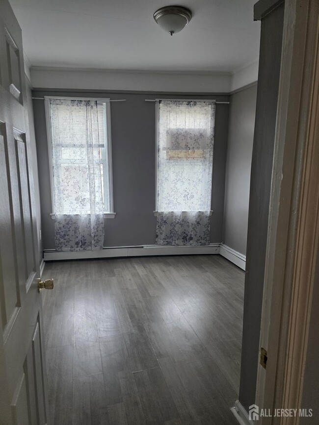 Building Photo - 604 Freeman St