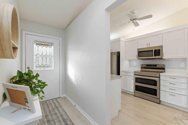 Building Photo - 4482 Weybridge St