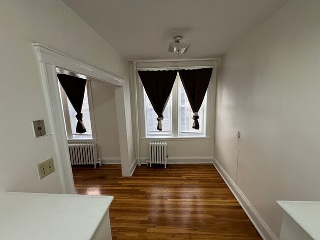 Building Photo - 97 Chester St