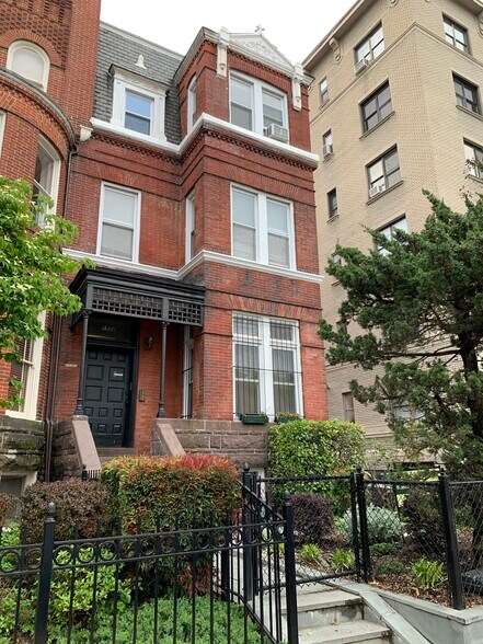 Front of Building - 1508 17th St NW