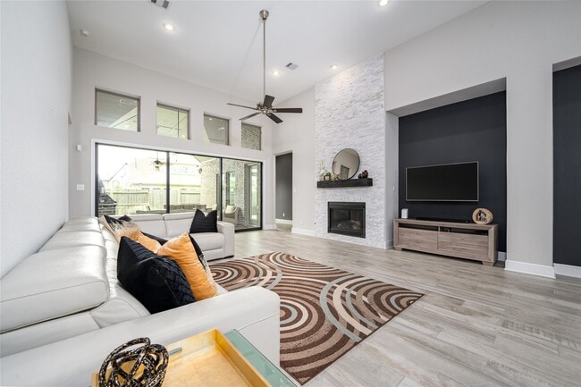 Building Photo - 2511 Marble Hill Dr