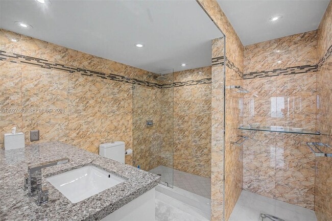 Building Photo - 2301 Collins Ave