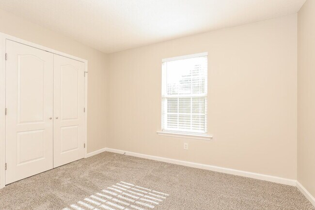 Building Photo - 3208 Sailmist Point