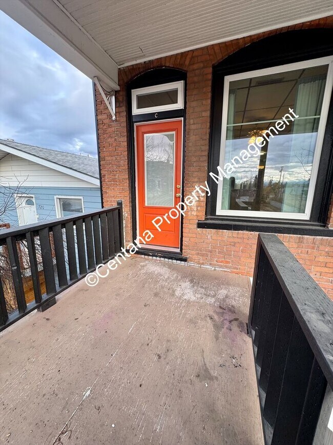 Building Photo - 722 S Montana St