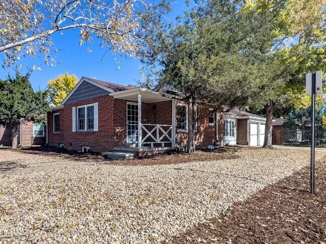 Building Photo - "Spacious 5-Bedroom Gem on Locust Street – 2,053 Sq. Ft. of Comfort in Denver's Heart!"