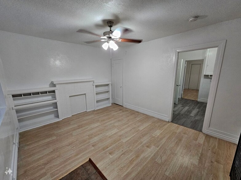 Building Photo - 713 1/2 West 57th Street