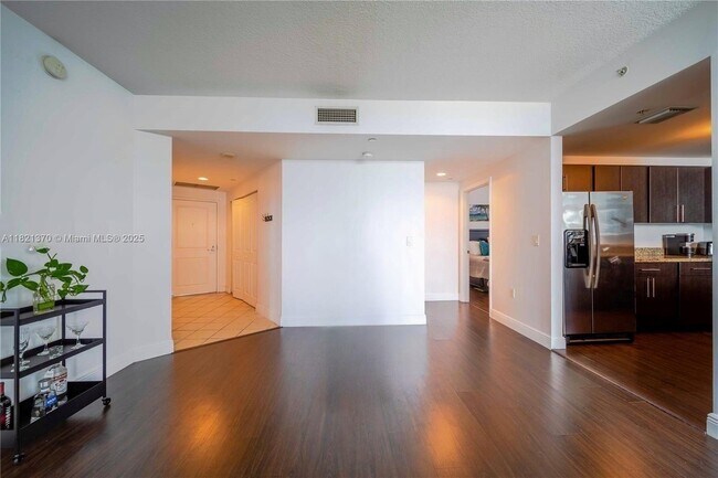 Building Photo - 1250 S Miami Ave