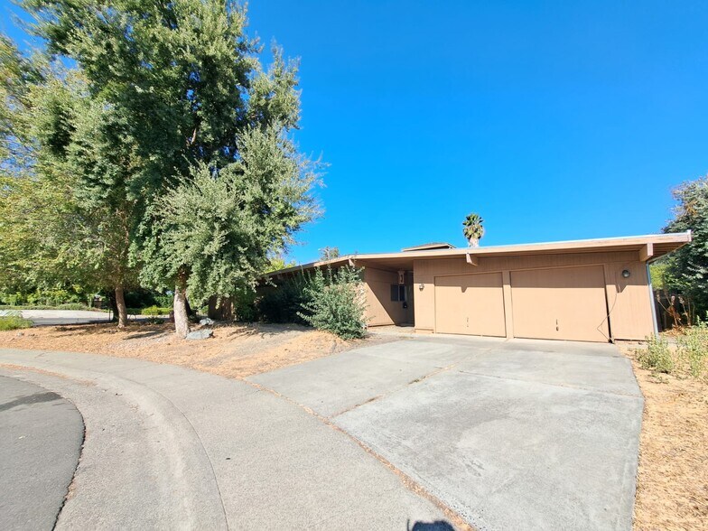 Building Photo - 1312 Toyon Plz